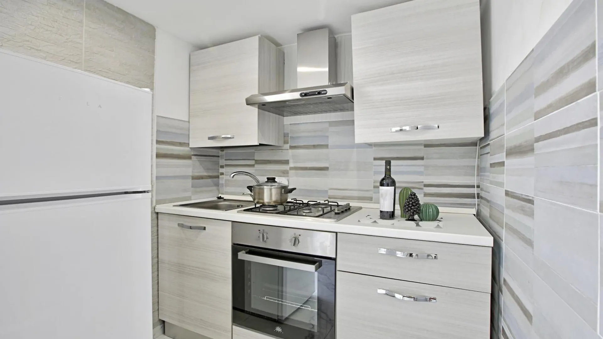 Nitti Apartment In The Centre Of Bari - Happy Rentals