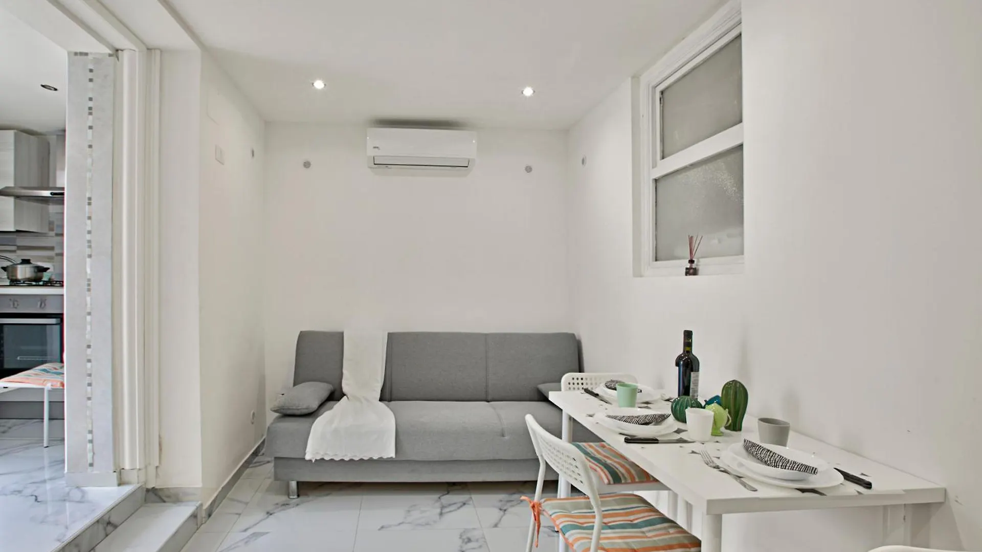 Nitti Apartment In The Centre Of Bari - Happy Rentals Italy